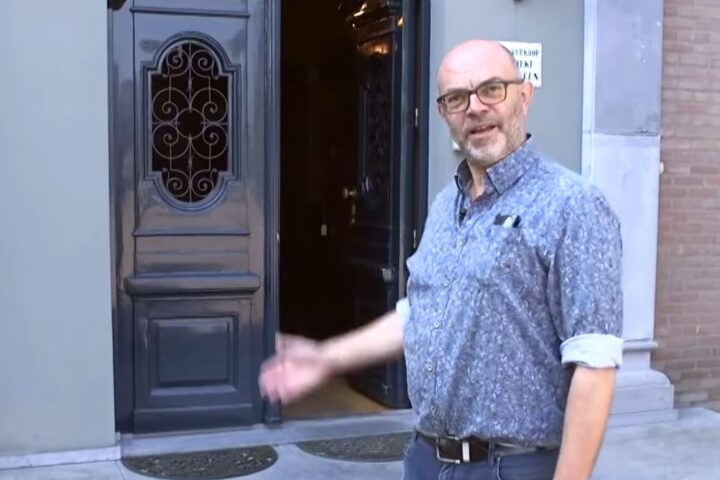 Wat is het vermogen van antiquair Arnold Wegh